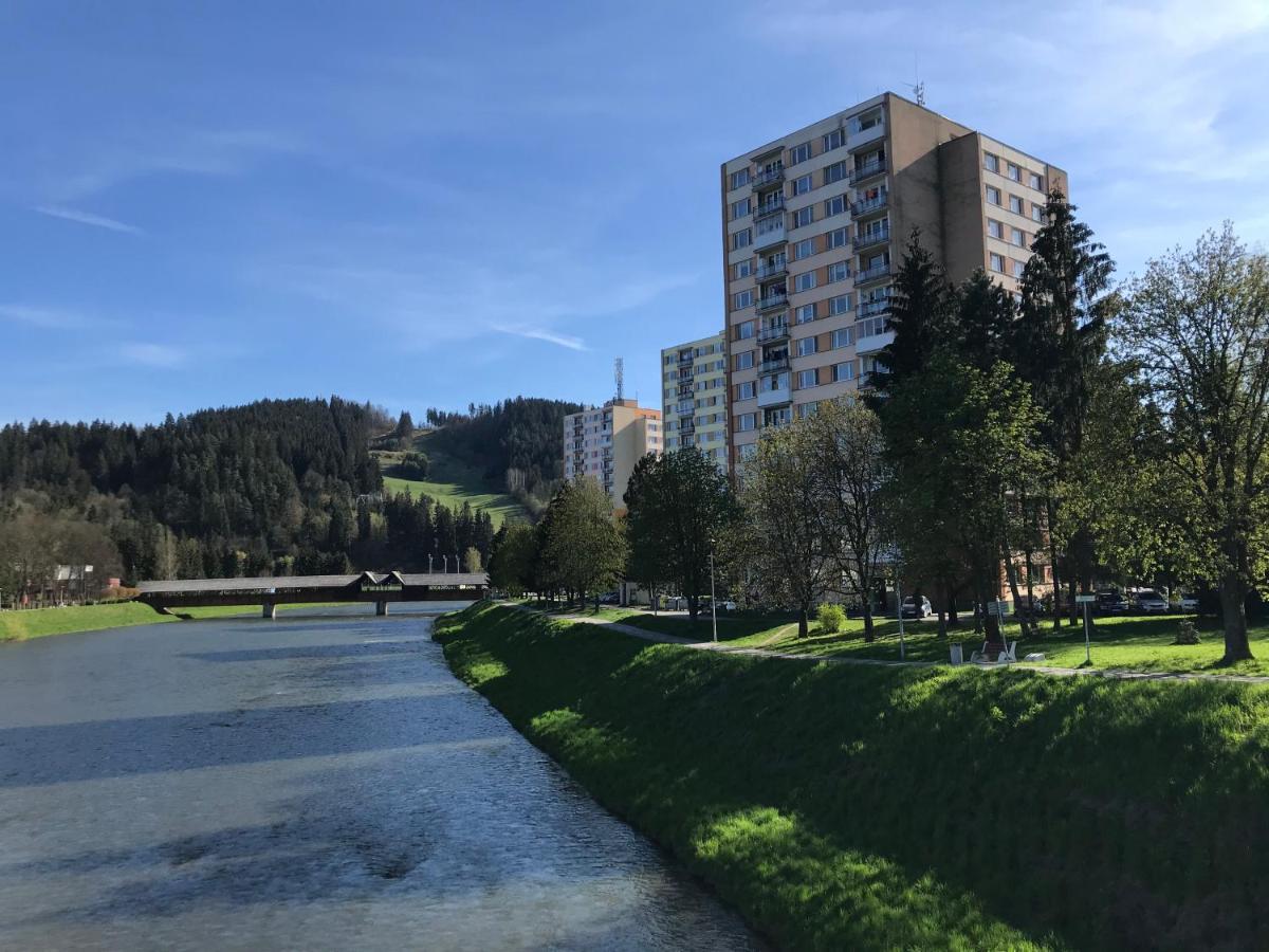 Sunny Appartment By The River โดลนีคูบีน ภายนอก รูปภาพ